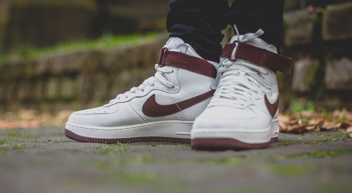 Nike Air Force 1 Hi Retro QS 